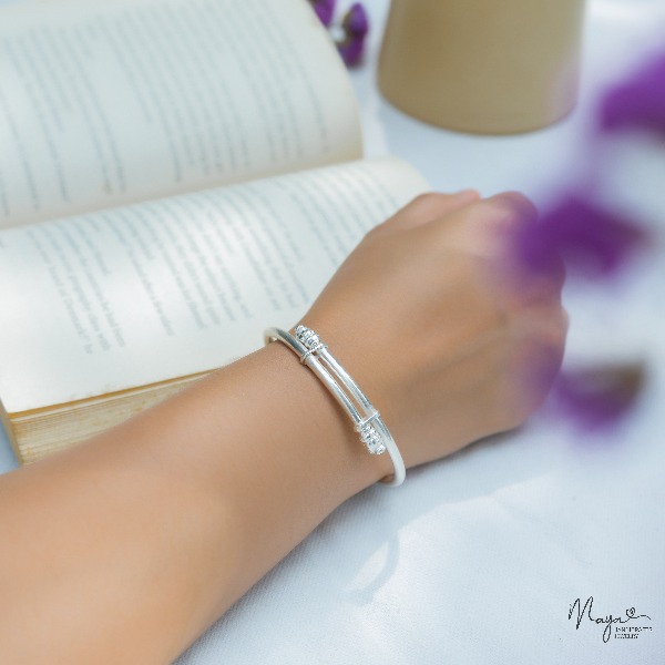 Hatti mukhey bangle