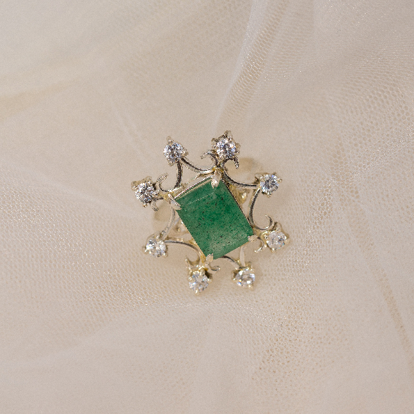 Jhilimili emerald ring